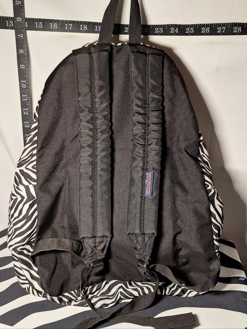 Jansport Backpack Zebra Black White w/ Purple Zipper Pulls - Picture 10 of 14